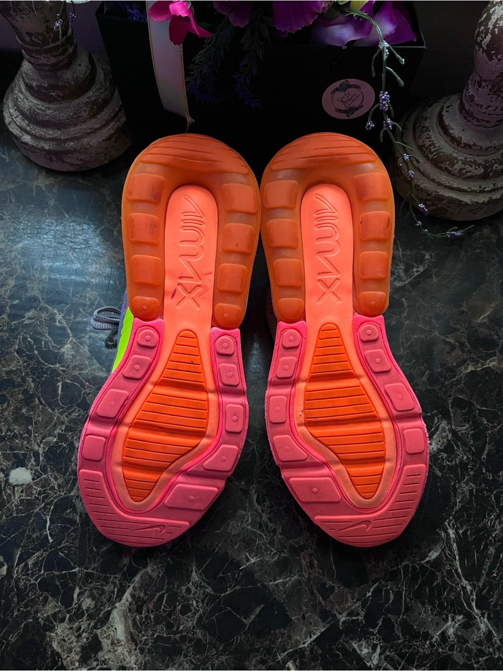 Nike AirMax 270
Streetwear/Lifestyle
Athletic Shoes
Size 5.5 Youth/7 Women - Picture 9 of 12